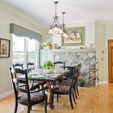 Annabelle Bed & Breakfast Sandwich Exterior photo